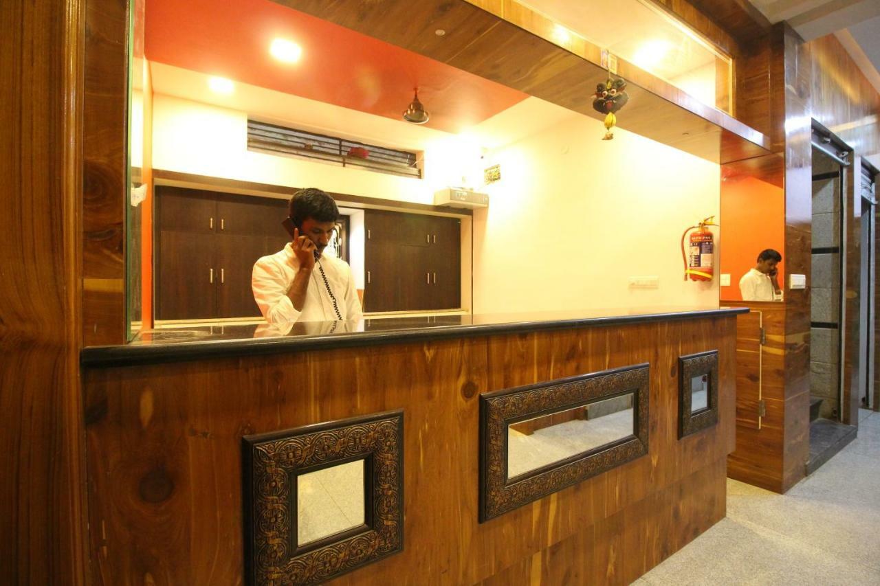 Oyo Flagship 30734 Jeevan Lodge Shimoga Exterior photo