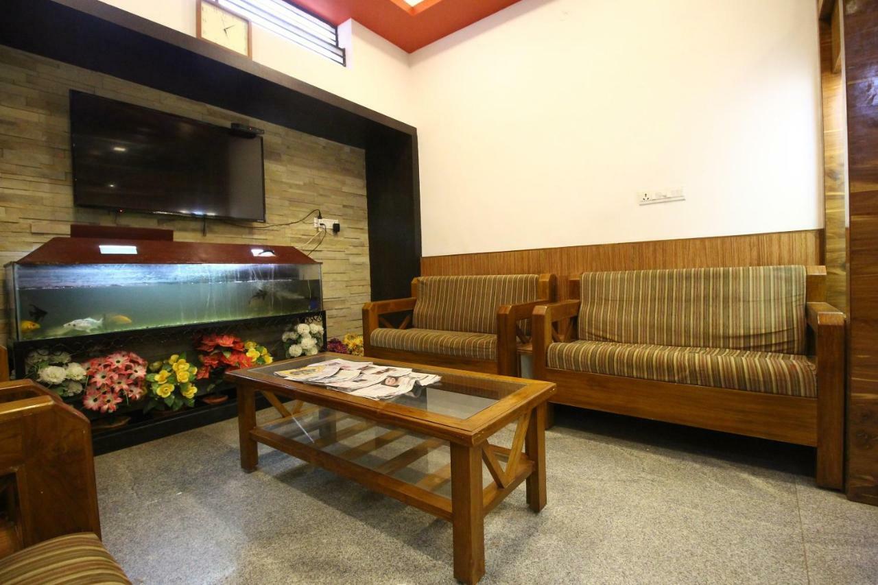 Oyo Flagship 30734 Jeevan Lodge Shimoga Exterior photo